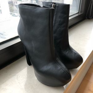 New Report Signature Boots